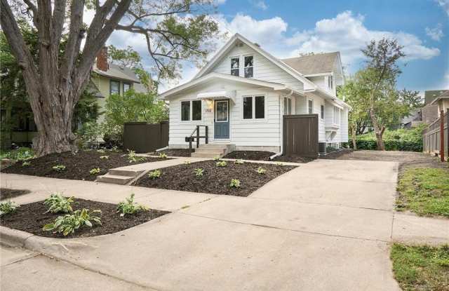 Photo of 1708 Brook Avenue SE