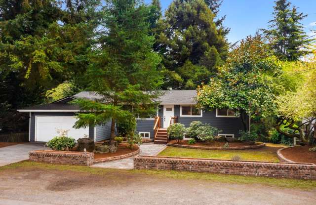 Beautifully Remodeled in Kenmore- Pet Friendly with Oversized Backyard