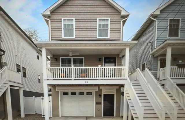 15 4th Street