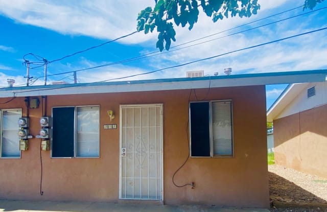 1 Bedroom 1 bath unit available now! - 908 Foster Road, Las Cruces, NM 88001