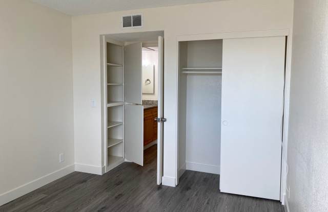 Photo of 7636 Fulton Ave