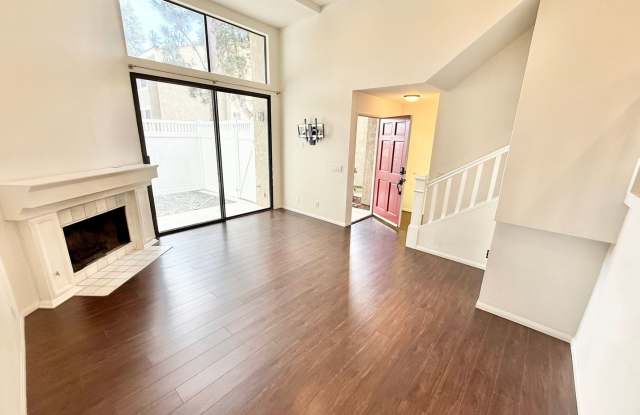Beautiful 3 bed/3 bath In Costa Mesa