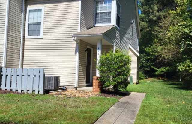 Photo of 103 Windsor Lane (Williamsburg Commons) - Unit I