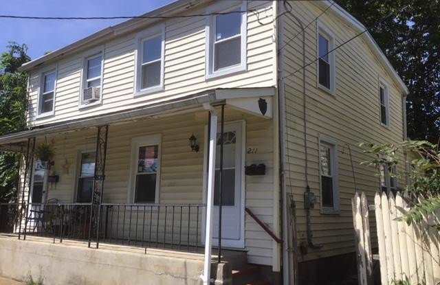 Photo of 211 IRON Street