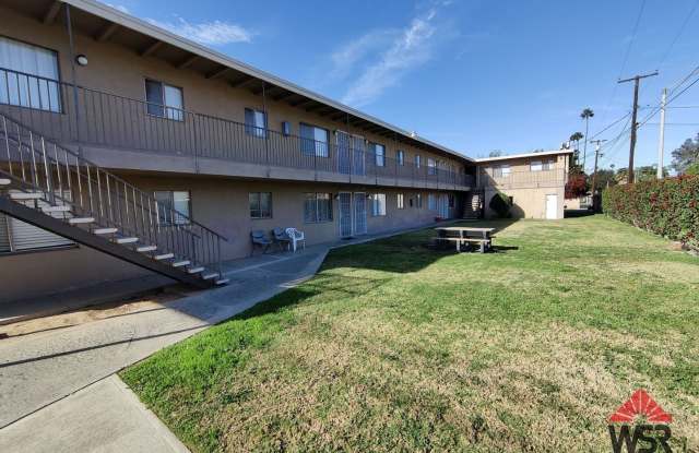 2 bedroom - 1 bathroom - upstairs apartment