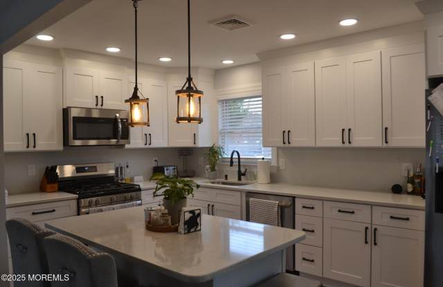 123 Spinnaker Avenue