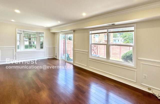 1382 Ironwood Street