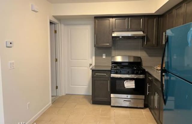 15 Orbit Ln WALK IN - 15 Orbit Lane, Staten Island, NY 10314