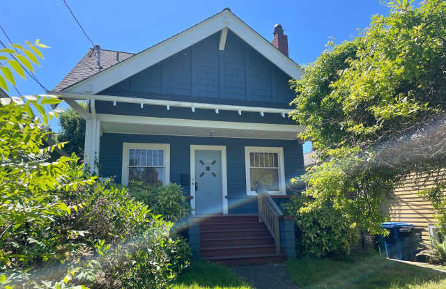 Adorable Craftsman in Tangletown!