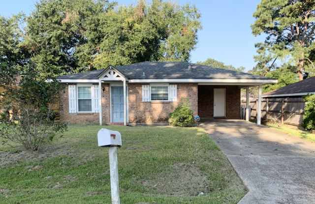 Nice 3 Bedroom, 2 Bath Home!