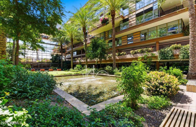 7137 E Rancho Vista