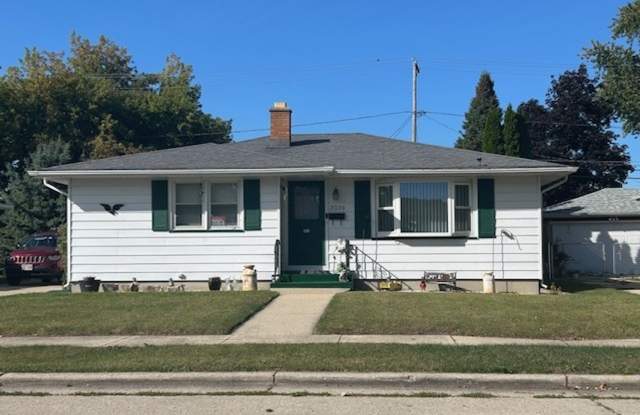 Photo of Charming 3 Bedroom, 1.5 Bath Home on the South Side of Kenosha