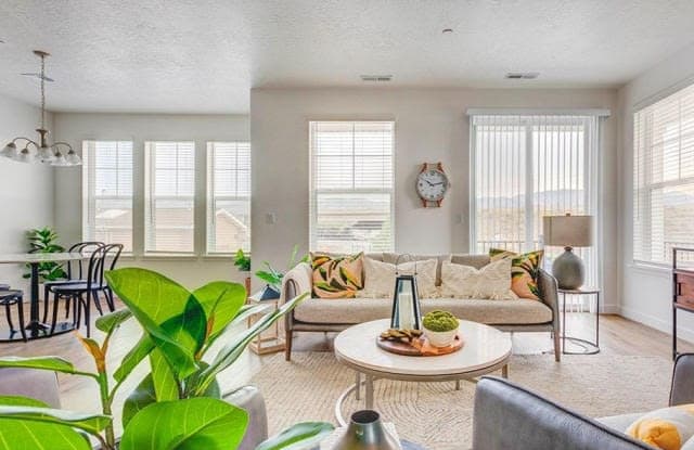 13545 S. Hamilton View Unit D31