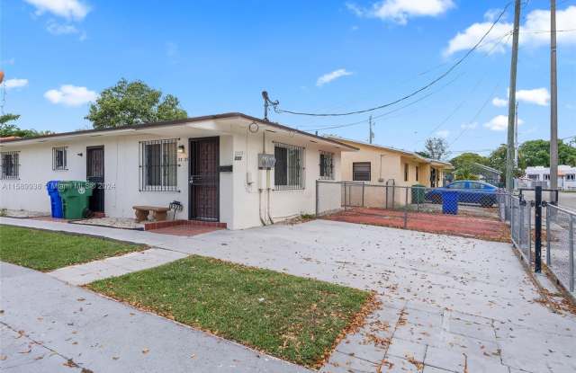 2325 NW 29th St