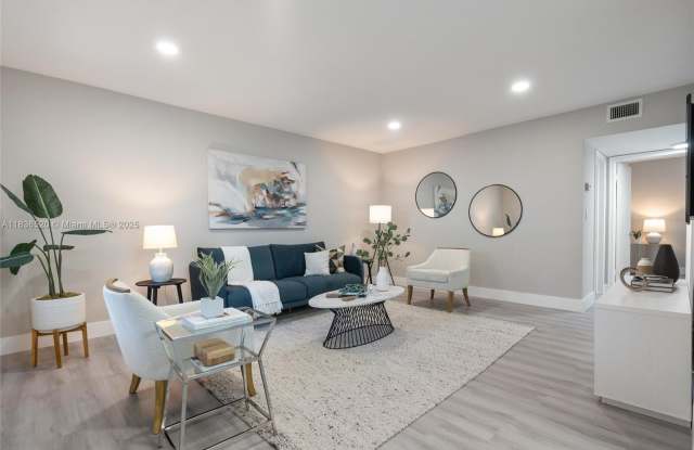 Photo of 1350 NE 5th Ter