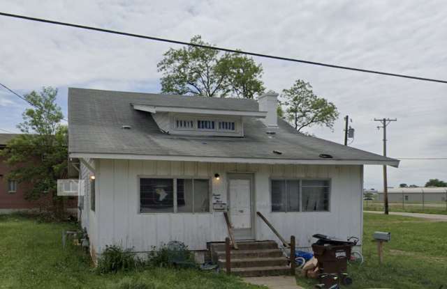 714 West Xenia Drive - Upper