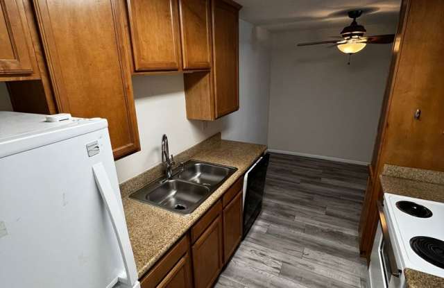 1 BR 1 BA Condo in Encinitas, Gated Complex, Close To The Beach