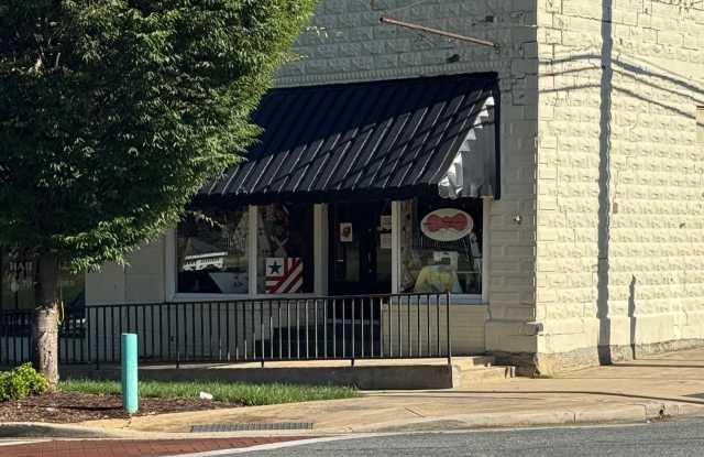 102 West Virginia Avenue