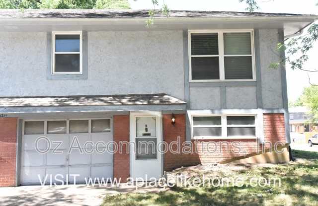 1214 SE 3rd Ter, Apt B