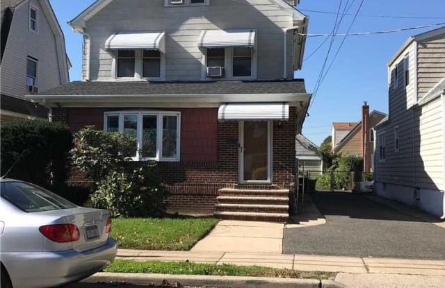 535 N 11th St - 535 North 11th Street, New Hyde Park, NY 11040