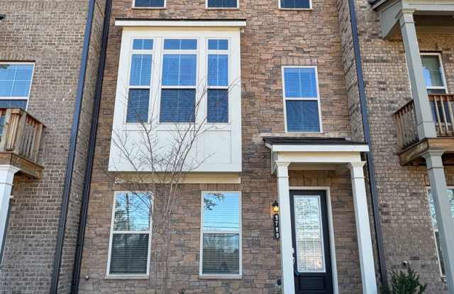 Affluent 3 Bedroom 3.5 Bath Townhome in the Heart of Peachtree Corners!