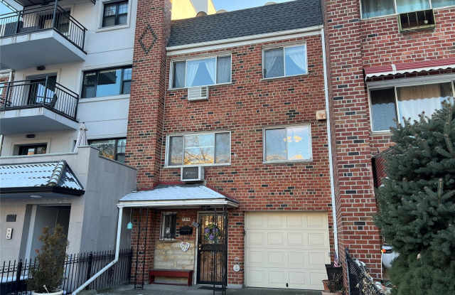 21-04 Hoyt Avenue S unit: 2Nd Floor