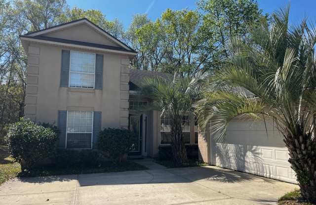 4 bed / 2.5 bath in Middleburg