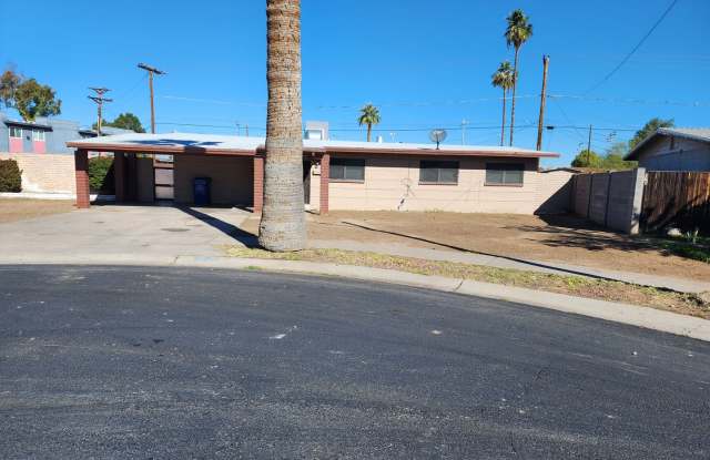 Private Pool, 4 beds, 2 baths, 1,520 sqft - 3826 West Coolidge Street, Phoenix, AZ 85019