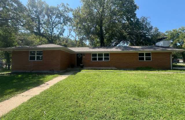 Photo of Beautiful Newly Remodeled Home in Waynesville!