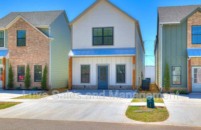 604 W. 2nd Street Suite 100