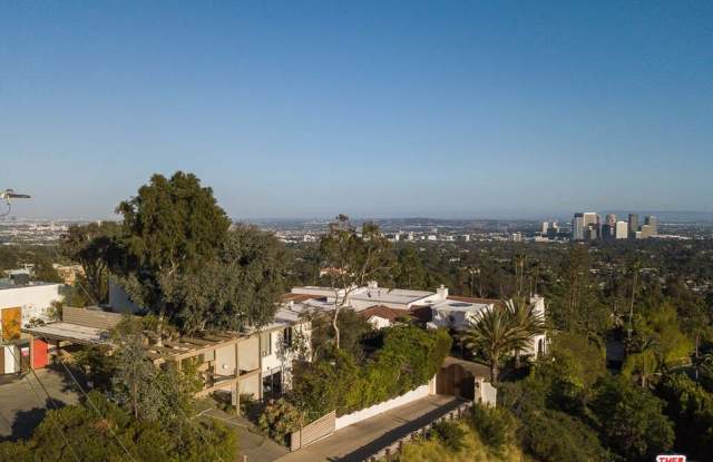 9892 BEVERLY GROVE DR