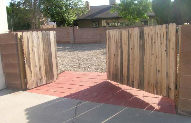 9400 Admiral Nimitz NE