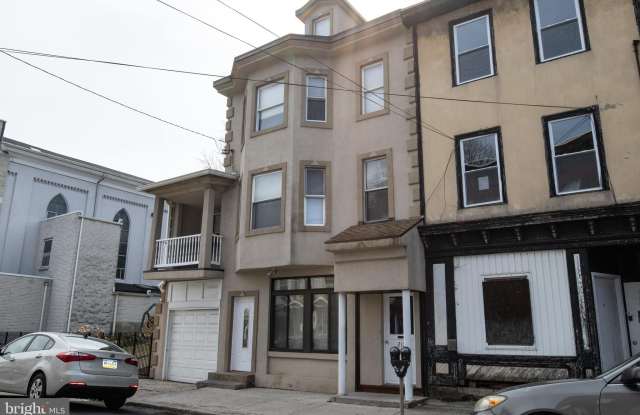 217 N 3RD Street unit: A