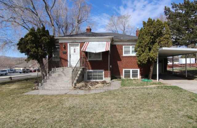 1508 E. Center