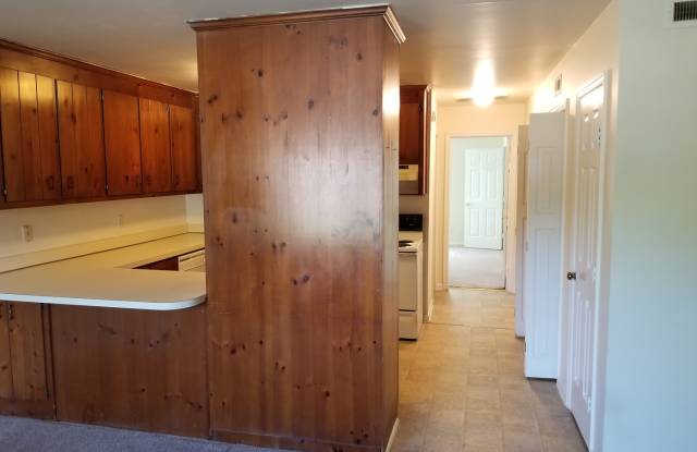 2530 Cedarwood Drive B-11