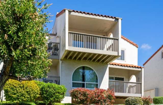 Gorgeous Beach Close Carlsbad Condo!