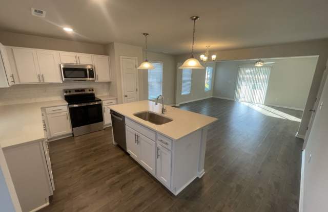 3 Bd 2.5 Ba end unit townhouse