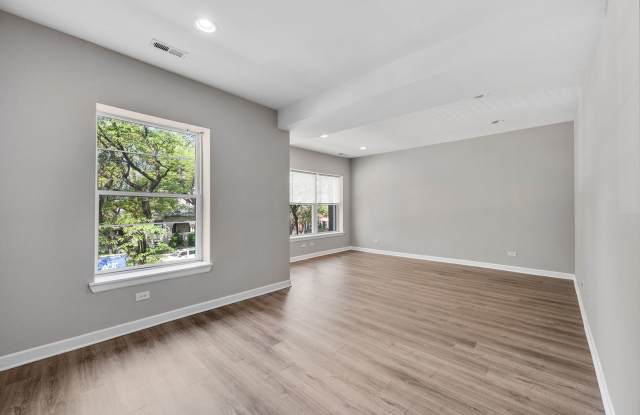 4143 S. Michigan Ave #1