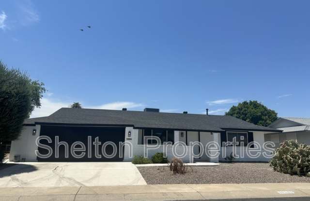 Photo of 10806 W Camelot Cir