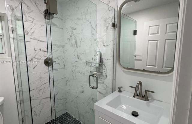 1416 Southwest 27th Street