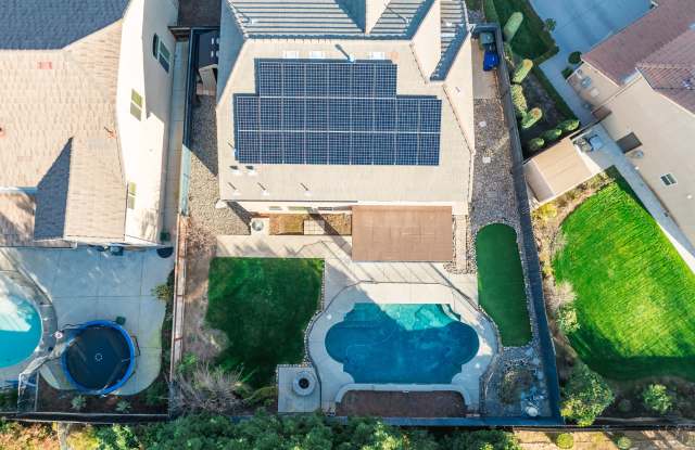 10521 N Sierra Vista Ave