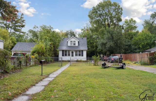 Photo of 3 Bed Bungelow $1250.00/mo