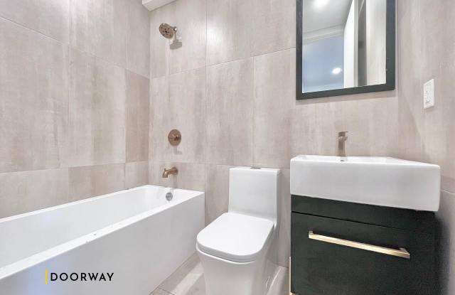 Photo of 321 Woodbine St