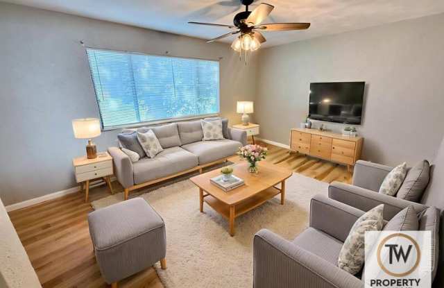 200-210 W Wesley Dr