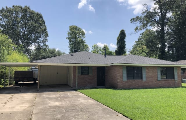 545 Fontainbleau Dr - 545 Fountainbleau Drive, East Baton Rouge County, LA 70819