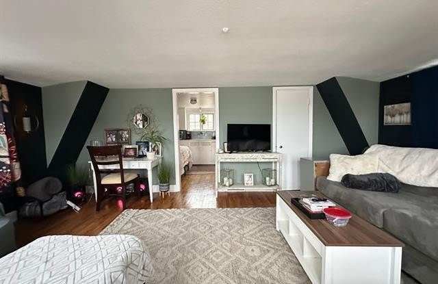 673 S. Main Street, Unit #2 Street