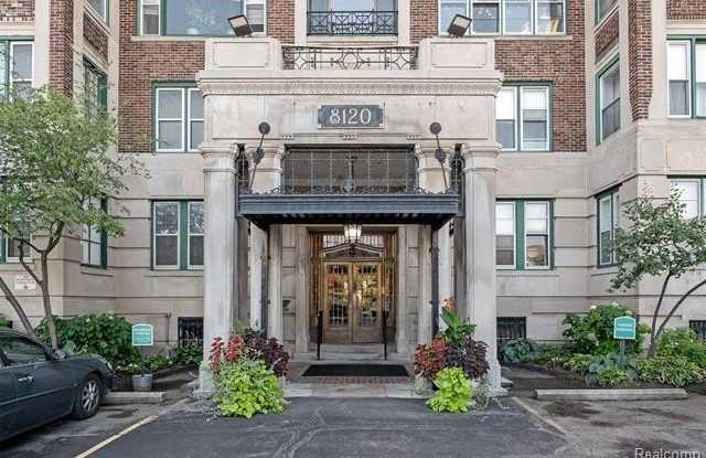 Photo of 8120 E Jefferson Avenue