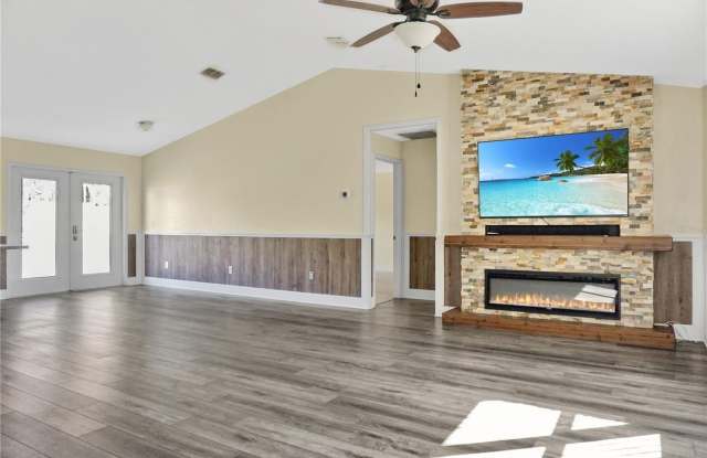 206 NORTH BOULEVARD W