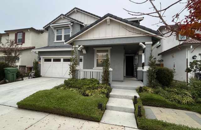 Photo of Gorgeous New home with 4 bed/2.5 bath in Brentwood
