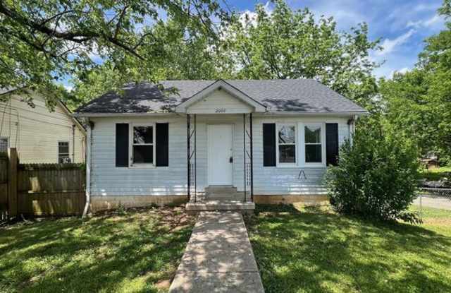 Photo of 2000 Thomas Avenue